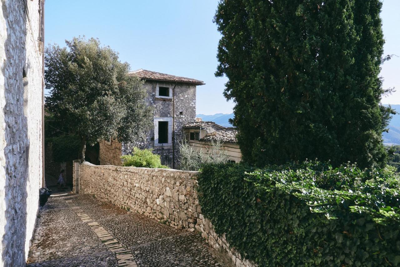Albergo Diffuso Crispolti Labro Экстерьер фото