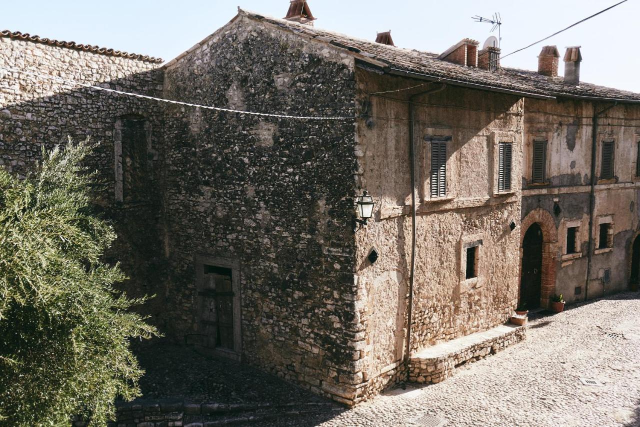Albergo Diffuso Crispolti Labro Экстерьер фото