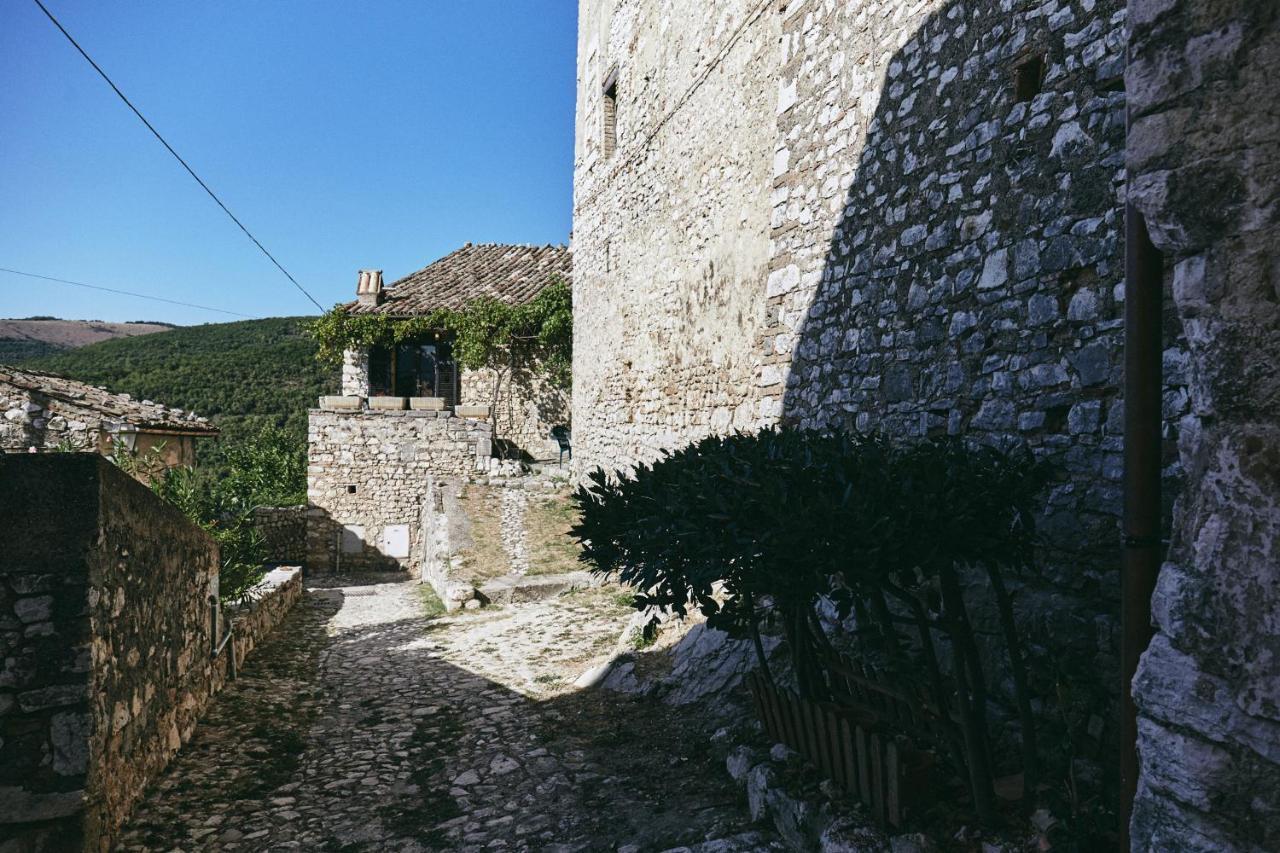 Albergo Diffuso Crispolti Labro Экстерьер фото